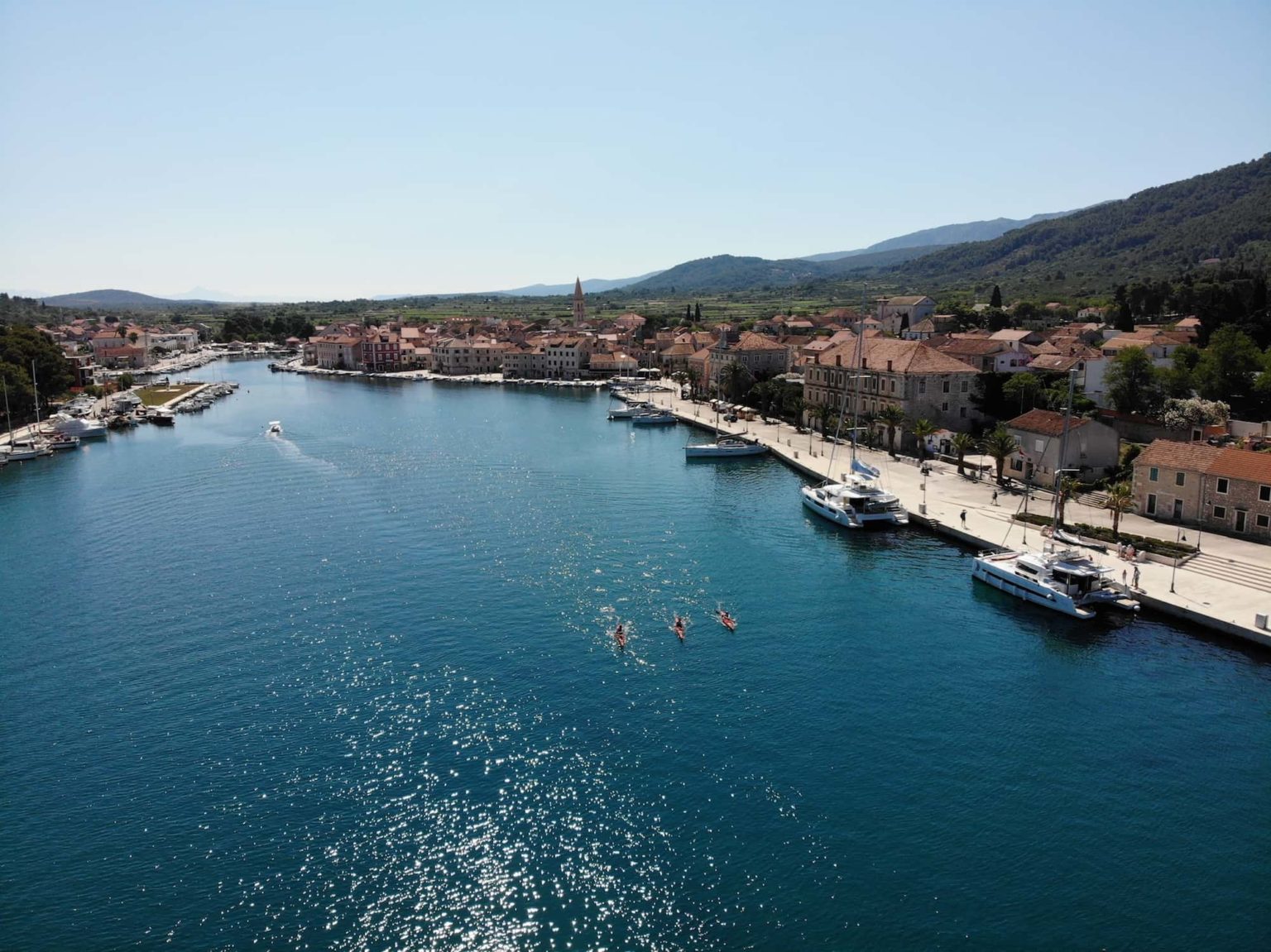 Sea kayaking in Stari Grad bay - AndAdventure